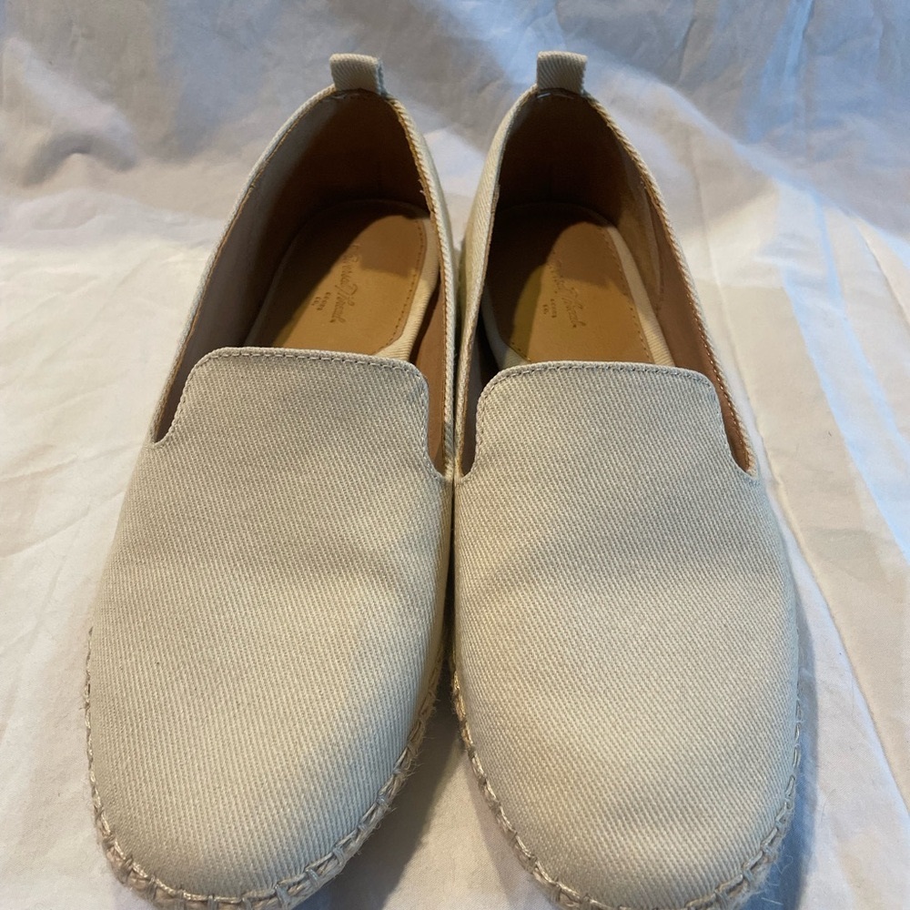 Women’s cream Slip-On Espadrilles flats by Universal Thread - Picture 2 of 10